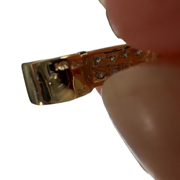 Elegant Gold Diamond and Emerald Earrings - Picture 6 of 10